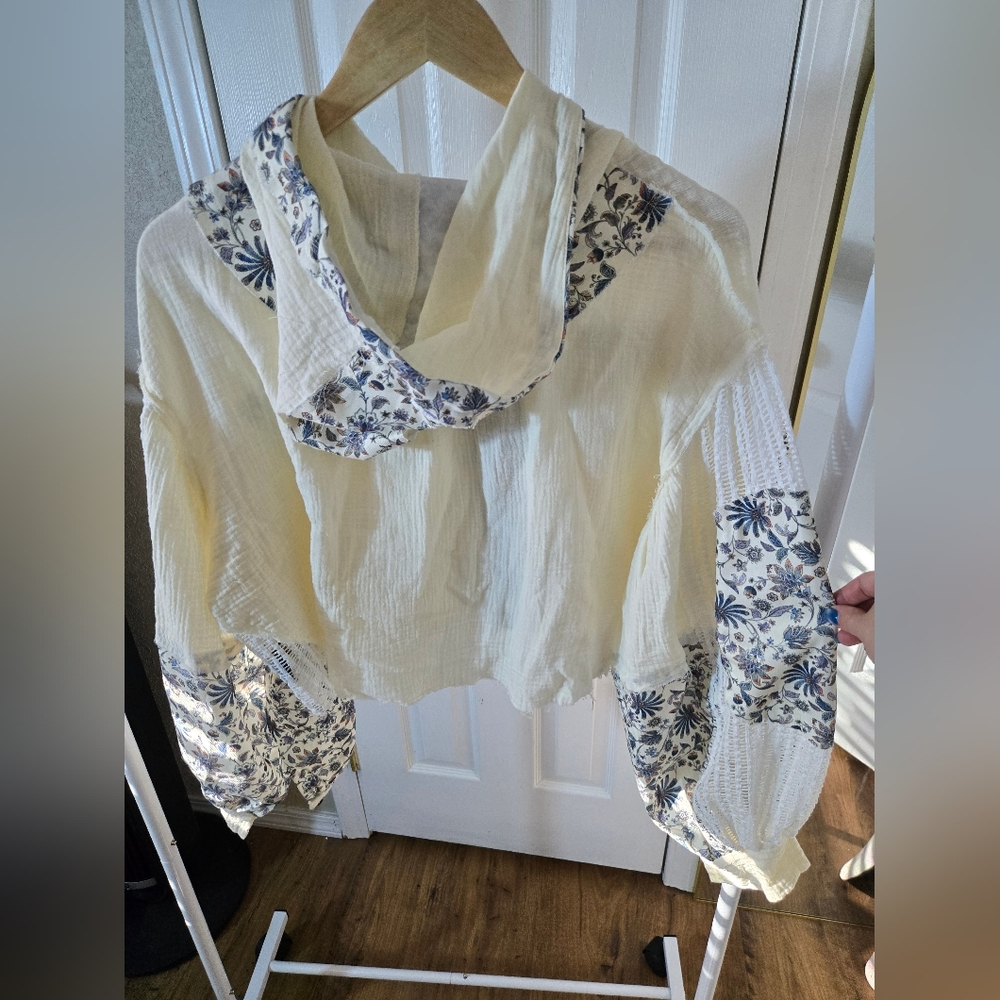 POL Cream and Blue Floral Gauze Hooded Top - Picture 3 of 3